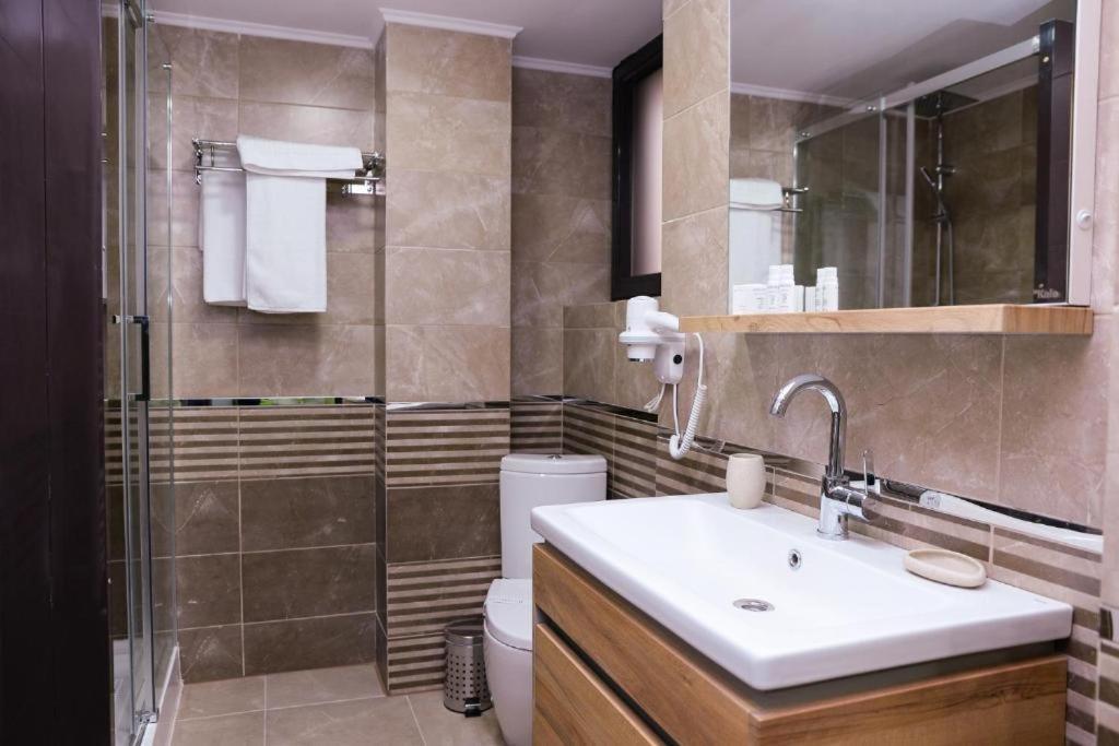 Hotel Ildis ยาช ภายนอก รูปภาพ