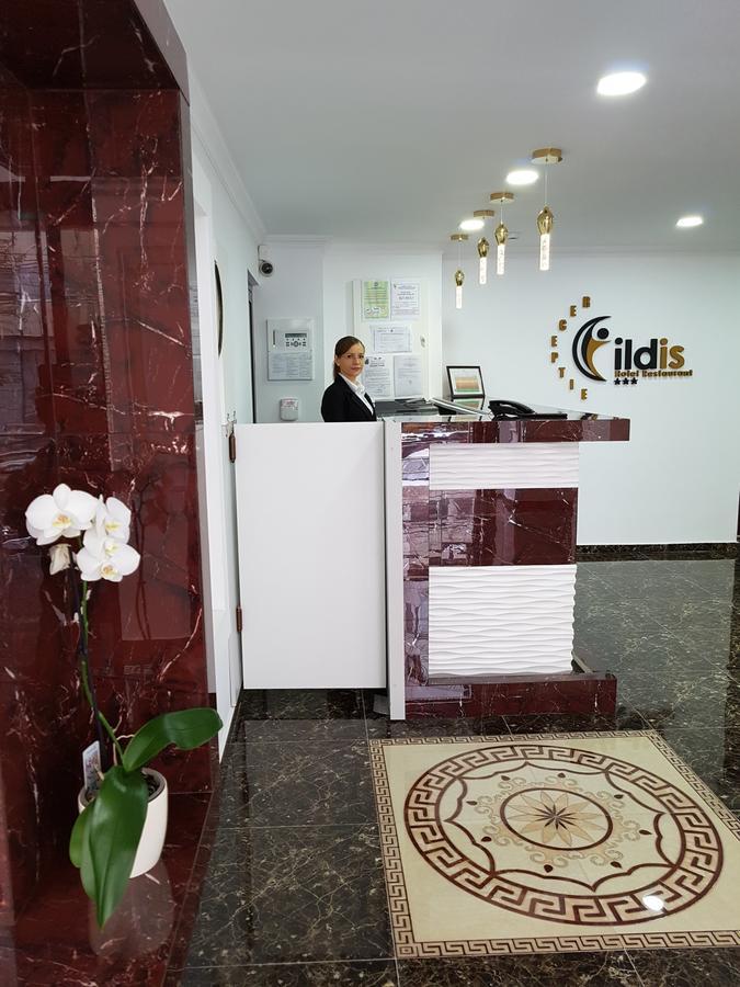 Hotel Ildis ยาช ภายนอก รูปภาพ
